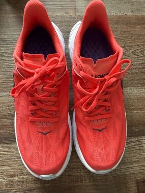 Hoka One One Womens Carbon X 2 1113527 HCBI Coral Running Shoes
Sneakers Sz 8.5W